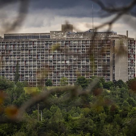 La Maison Sous Le Noyer Lägenhet Montessut Exteriör bild